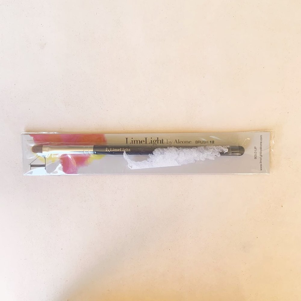 NEW - Limelight by Alcone Bold Lip Brush #12